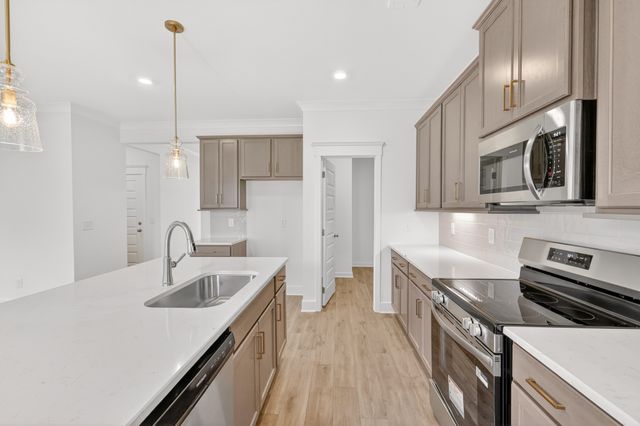 241 Hampshire Way, White House, TN 37188