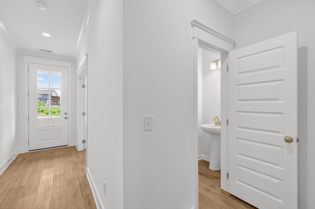 241 Hampshire Way, White House, TN 37188