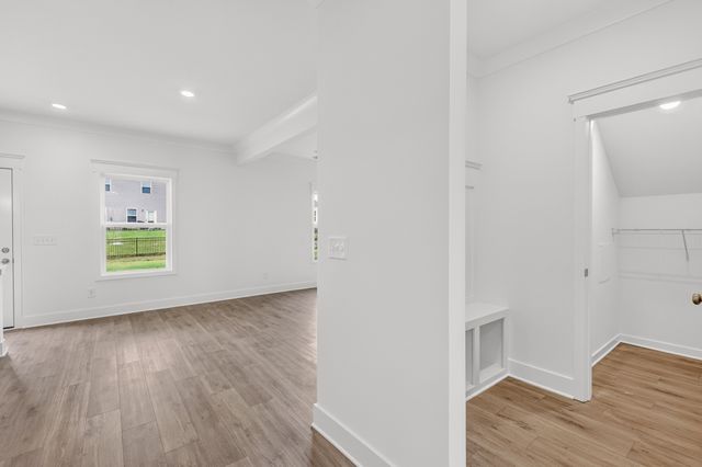 241 Hampshire Way, White House, TN 37188