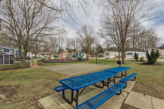 6610 Lear Nagle Road 33, North Ridgeville, OH 44039