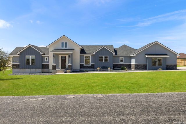 112 SUMMER MEADOW DR, La Vernia, TX 78121