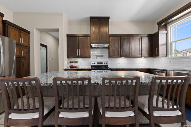 112 SUMMER MEADOW DR, La Vernia, TX 78121