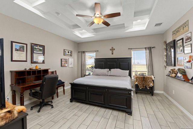 112 SUMMER MEADOW DR, La Vernia, TX 78121
