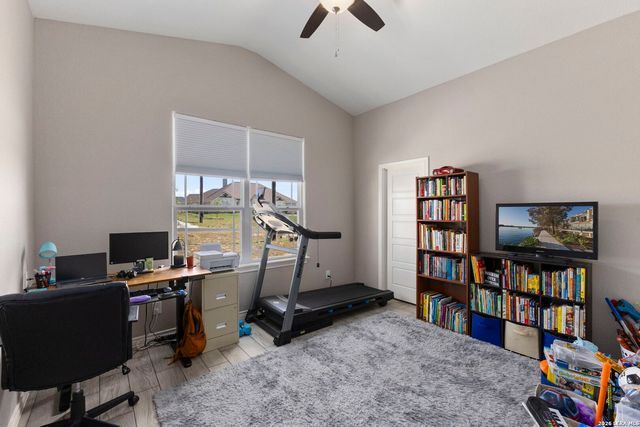 112 SUMMER MEADOW DR, La Vernia, TX 78121
