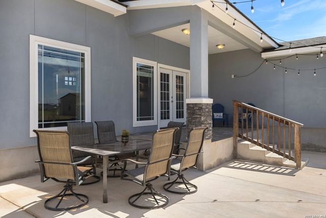 112 SUMMER MEADOW DR, La Vernia, TX 78121