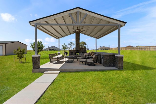 112 SUMMER MEADOW DR, La Vernia, TX 78121