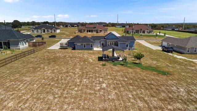 112 SUMMER MEADOW DR, La Vernia, TX 78121