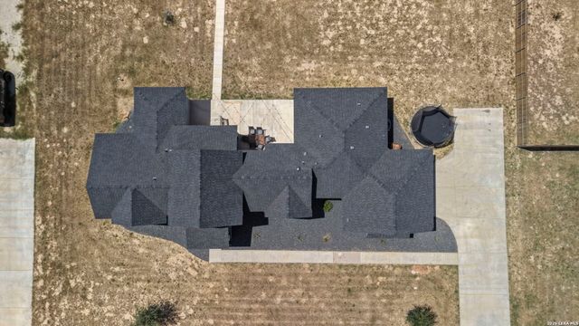 112 SUMMER MEADOW DR, La Vernia, TX 78121