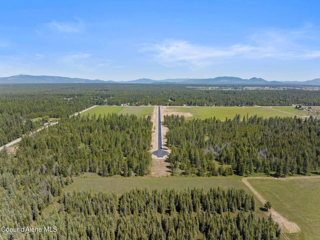 5 Ellington Ct, Athol, ID 83801