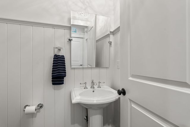 52 Goodmans Hill Rd, Sudbury, MA 01776