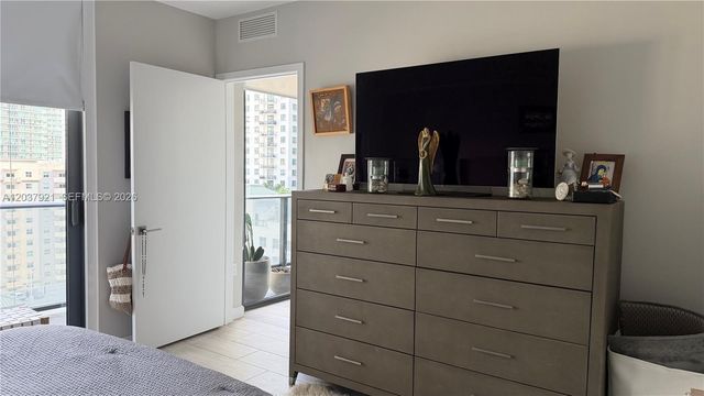 45 SW 9th Street 1106, Miami, FL 33130