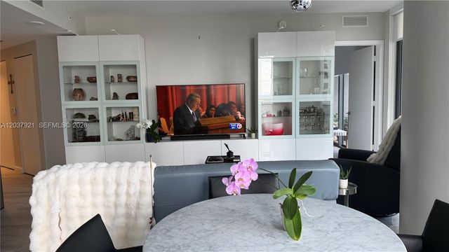 45 SW 9th Street 1106, Miami, FL 33130