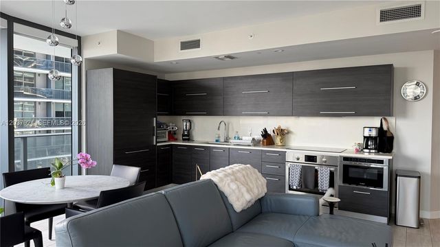 45 SW 9th Street 1106, Miami, FL 33130