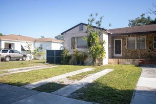 5860 SW 9th St A, West Miami, FL 33144