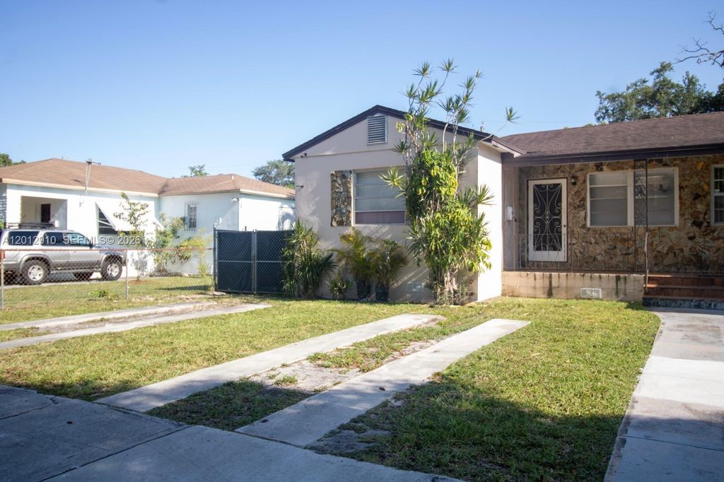 5860 SW 9th St A, West Miami, FL 33144