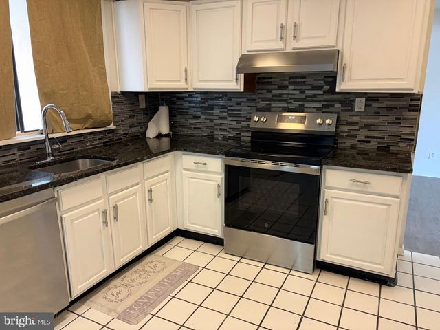 85 ARBOR MEADOW DR, Sicklerville, NJ 08081