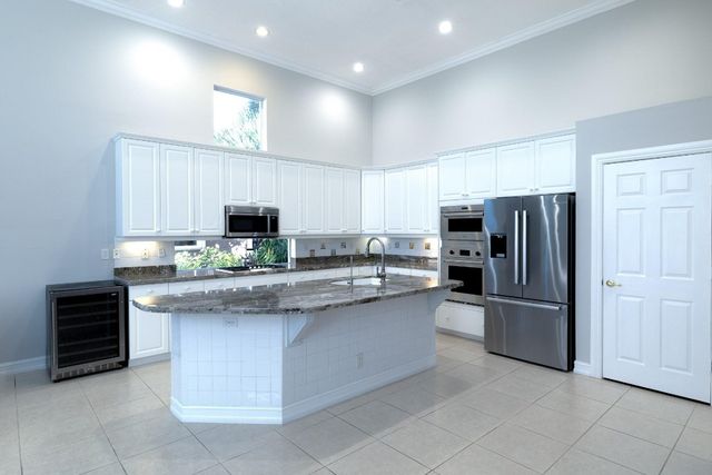 9016 Lakes Boulevard, West Palm Beach, FL 33412