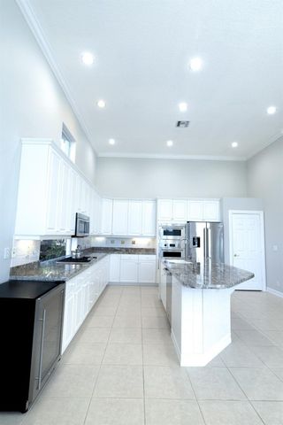 9016 Lakes Boulevard, West Palm Beach, FL 33412