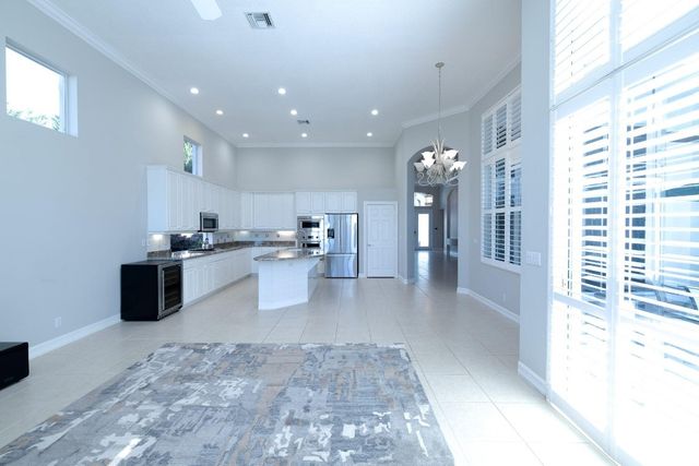 9016 Lakes Boulevard, West Palm Beach, FL 33412