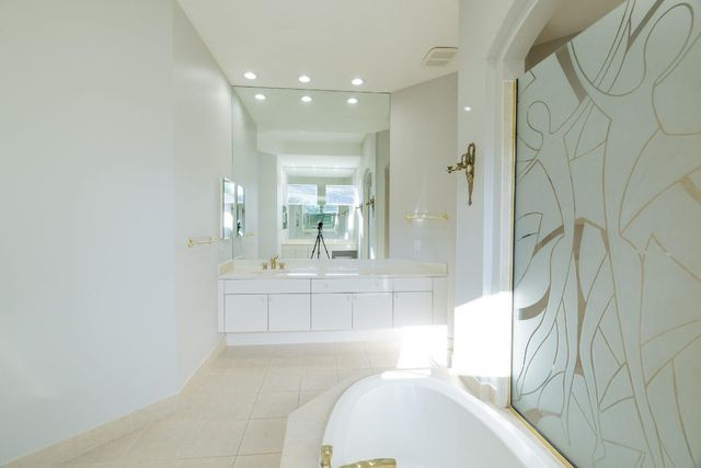 9016 Lakes Boulevard, West Palm Beach, FL 33412