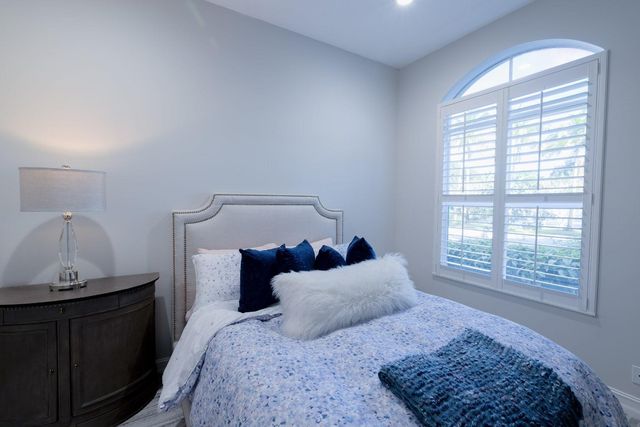 9016 Lakes Boulevard, West Palm Beach, FL 33412