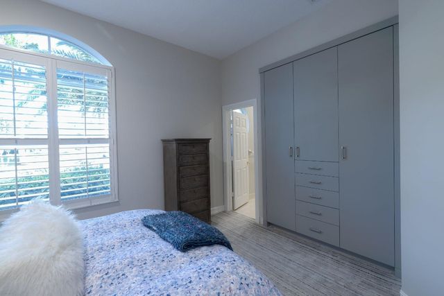 9016 Lakes Boulevard, West Palm Beach, FL 33412