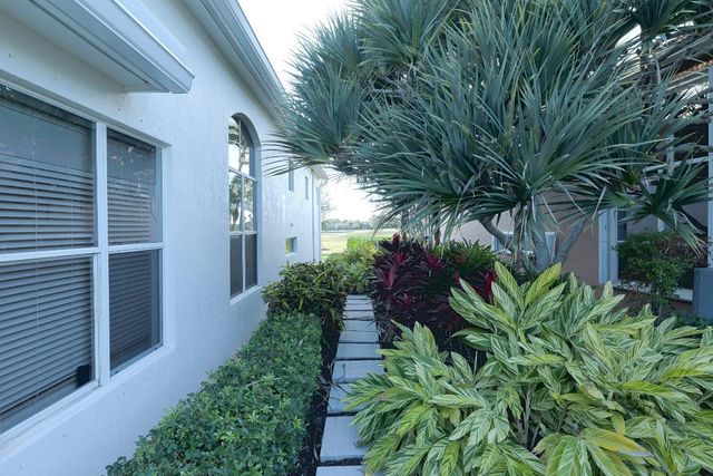 9016 Lakes Boulevard, West Palm Beach, FL 33412