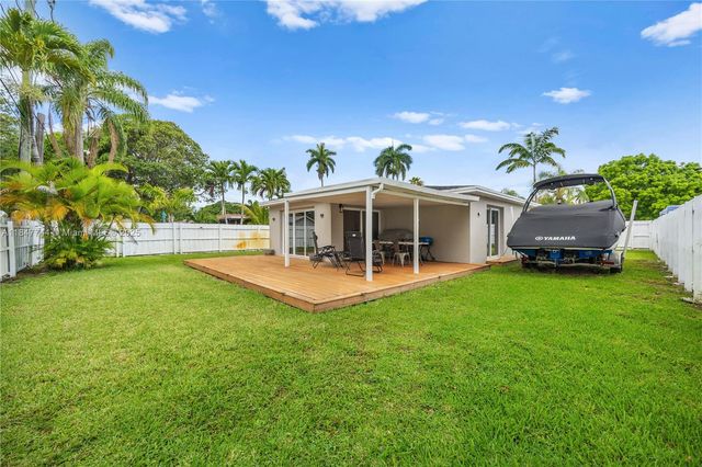 3246 Pierce St, Hollywood, FL 33021