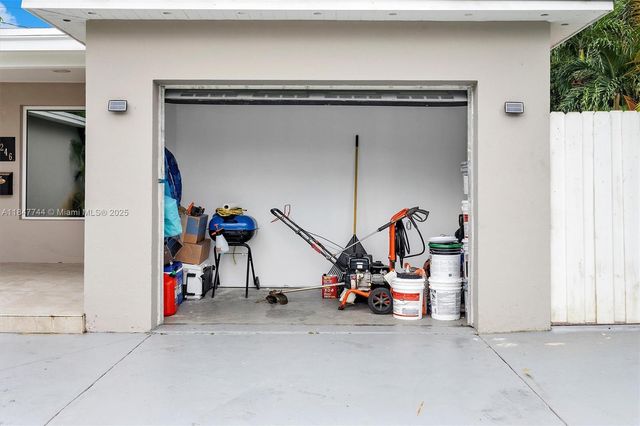 3246 Pierce St, Hollywood, FL 33021