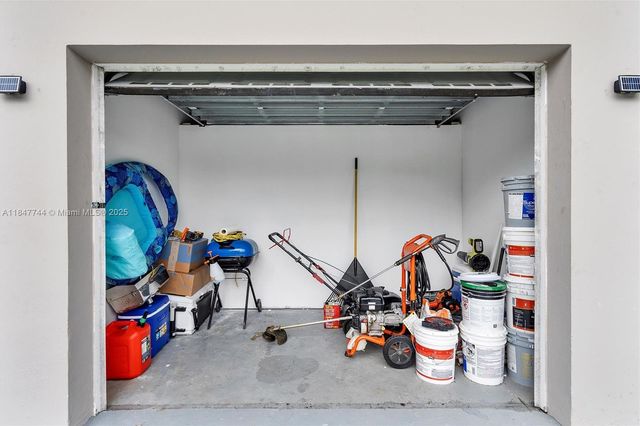 3246 Pierce St, Hollywood, FL 33021