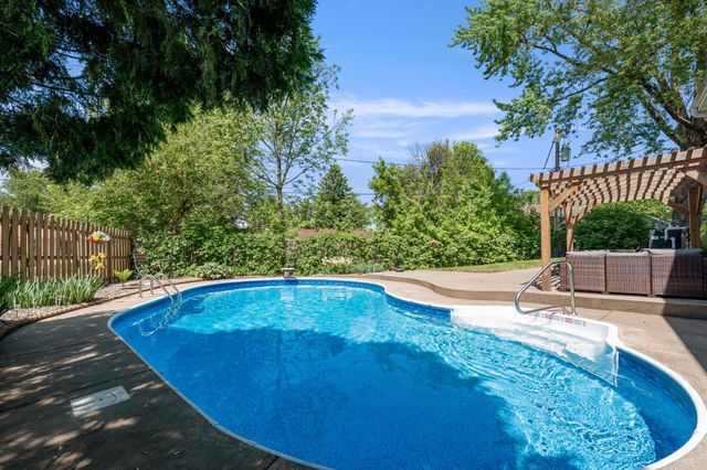 127 Birch Drive NE, Forest Lake, MN 55025