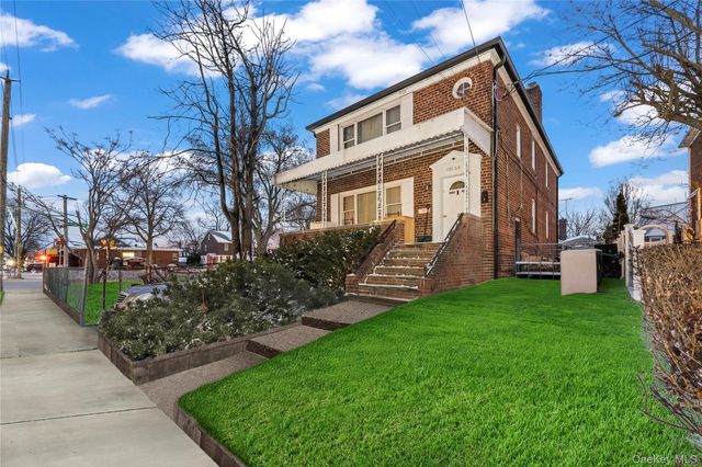 196-64 45th Avenue, Flushing, NY 11358