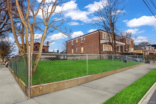 196-64 45th Avenue, Flushing, NY 11358