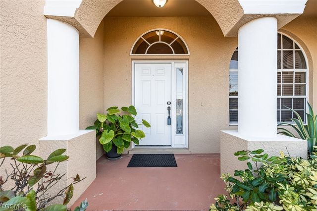 838 Gleason PKWY, Cape Coral, FL 33914