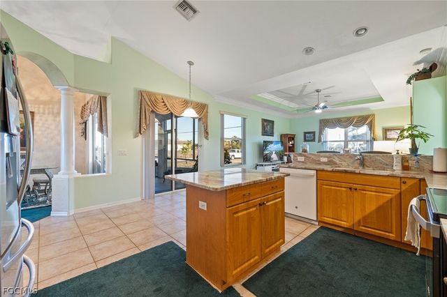 838 Gleason PKWY, Cape Coral, FL 33914