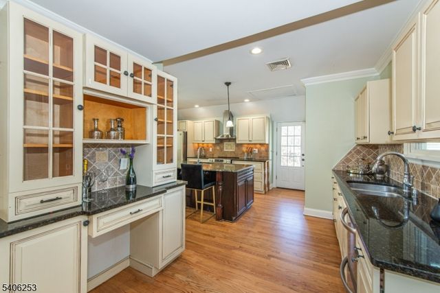 414 Mineral Springs Dr, Rockaway Twp., NJ 07801