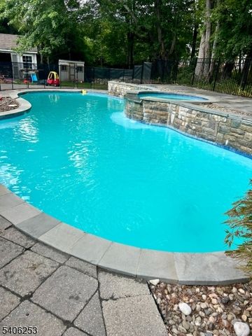 414 Mineral Springs Dr, Rockaway Twp., NJ 07801