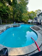 414 Mineral Springs Dr, Rockaway Twp., NJ 07801