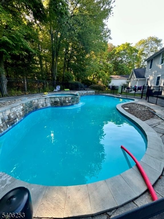 414 Mineral Springs Dr, Rockaway Twp., NJ 07801