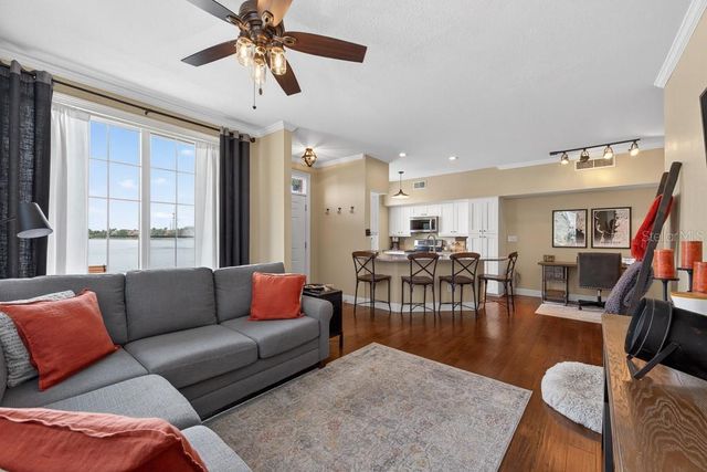 9356 LAKE CHASE ISLAND WAY, Tampa, FL 33626