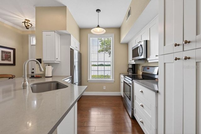 9356 LAKE CHASE ISLAND WAY, Tampa, FL 33626