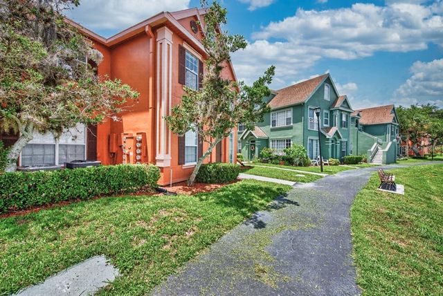 9356 LAKE CHASE ISLAND WAY, Tampa, FL 33626