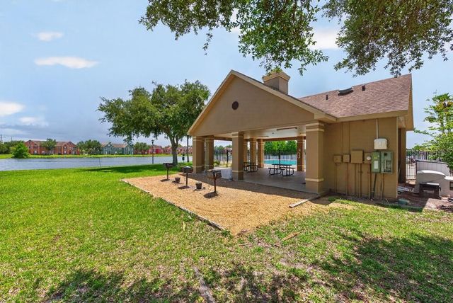 9356 LAKE CHASE ISLAND WAY, Tampa, FL 33626