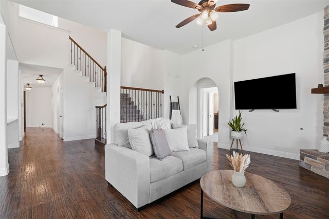 1122 Alderwood Drive, Justin, TX 76247