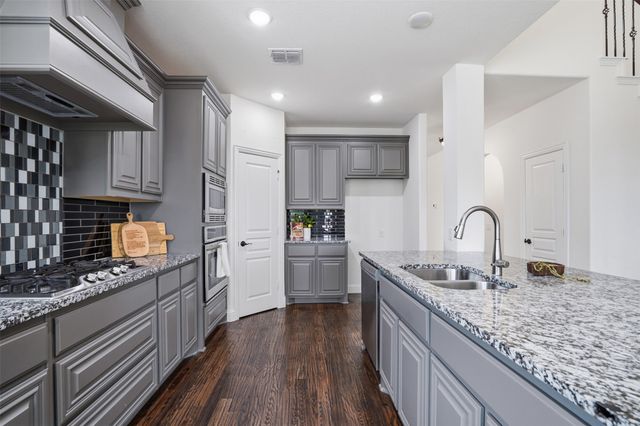 1122 Alderwood Drive, Justin, TX 76247