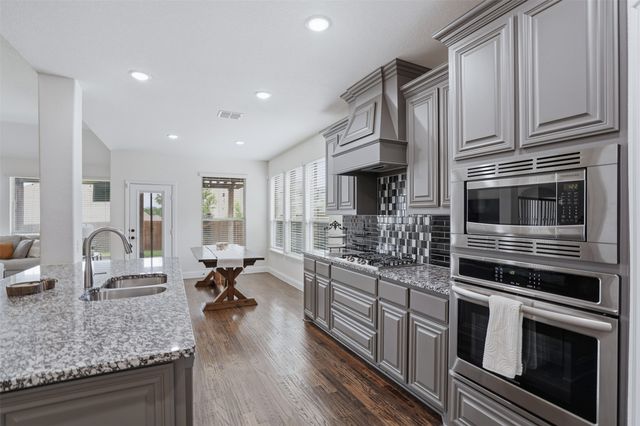 1122 Alderwood Drive, Justin, TX 76247