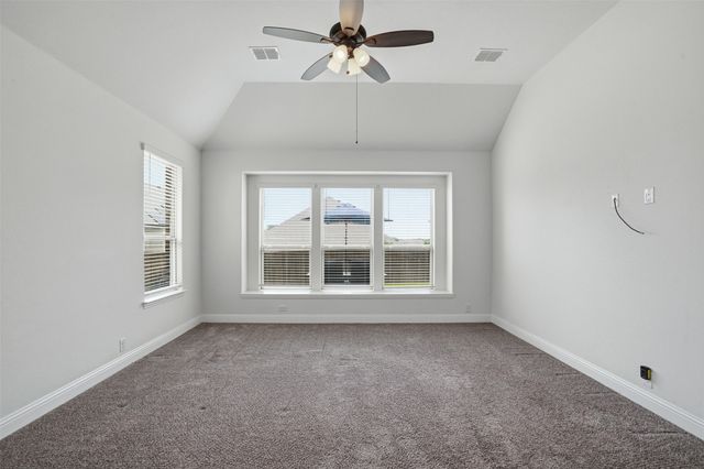 1122 Alderwood Drive, Justin, TX 76247