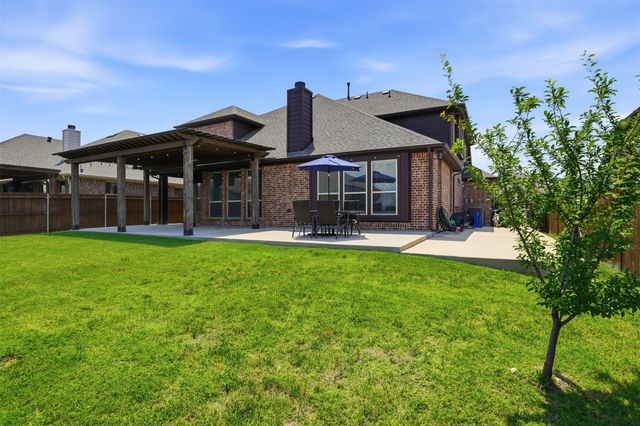 1122 Alderwood Drive, Justin, TX 76247