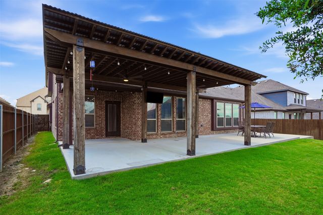 1122 Alderwood Drive, Justin, TX 76247