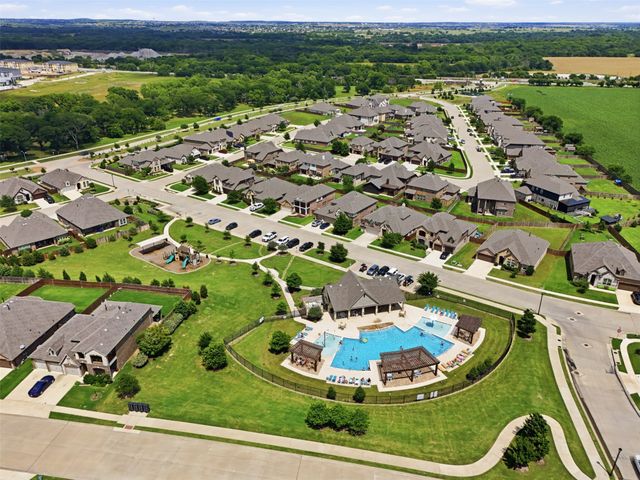 1122 Alderwood Drive, Justin, TX 76247